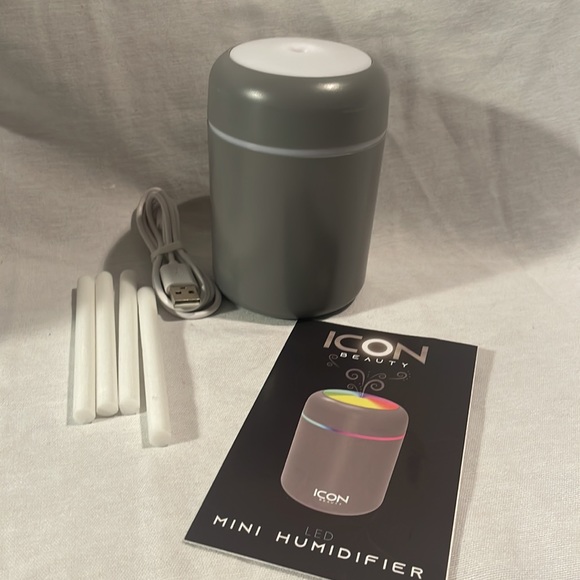 NIB ICON BEAUTY LED MINI HUMIDIFIER - Picture 9 of 9